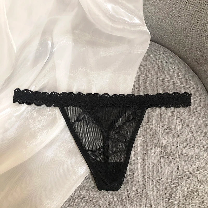 Lingerie Unique à Ton Nom – Le String Love and Rouge qui fait effet