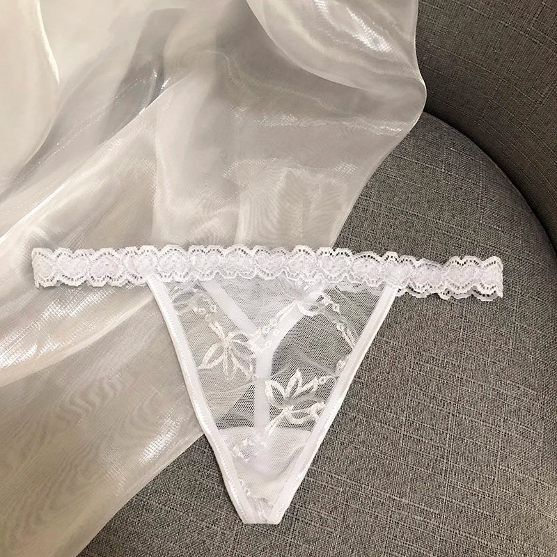 Lingerie Unique à Ton Nom – Le String Love and Rouge qui fait effet